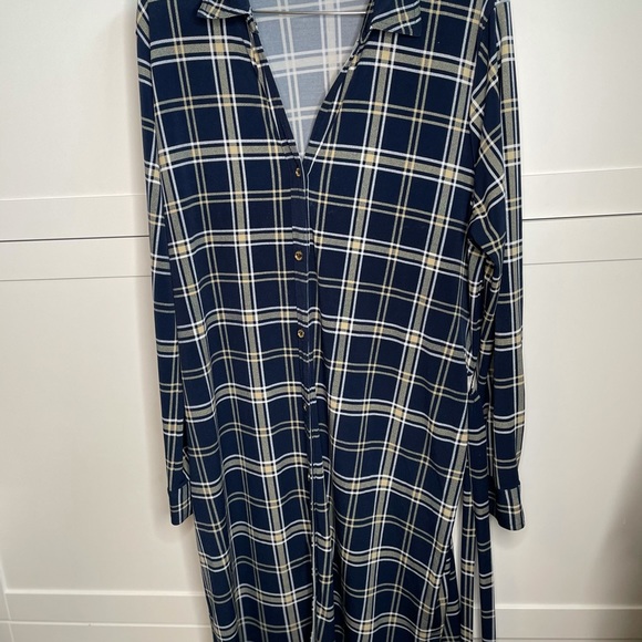 Dress. Used - Picture 2 of 3